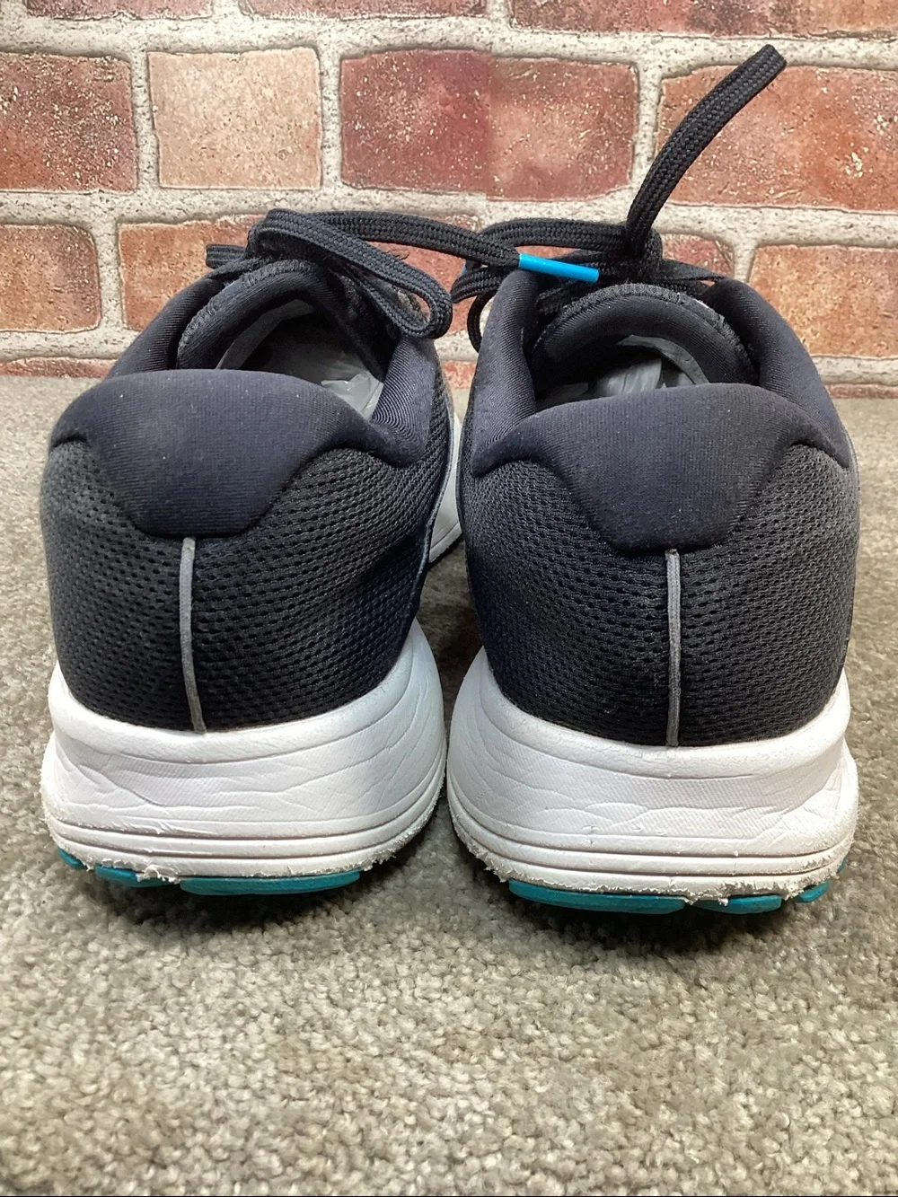 Brooks Range 2 Women’s running shoes sneakers size 11